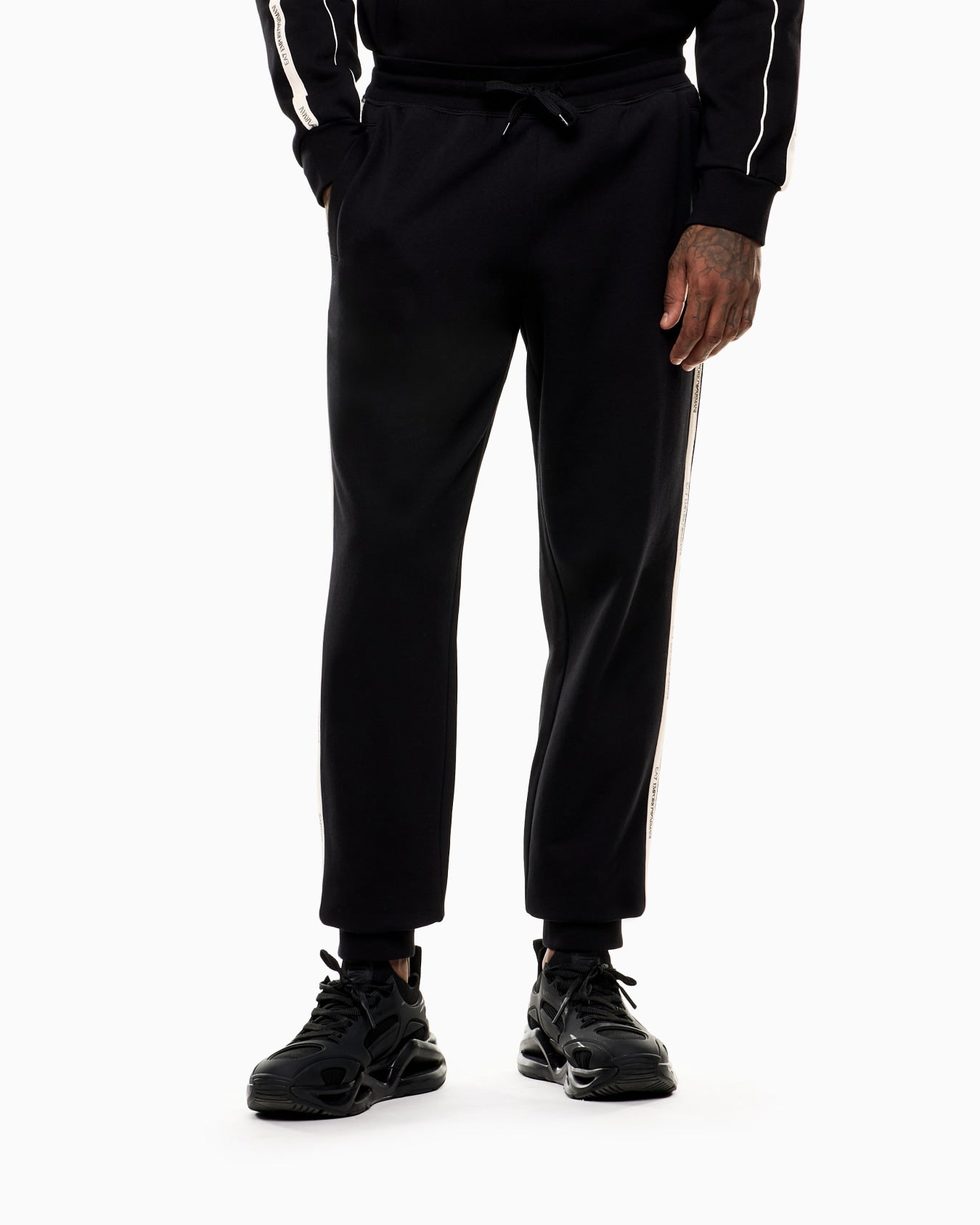 Pantaloni EA7 7M000974 UC001 black