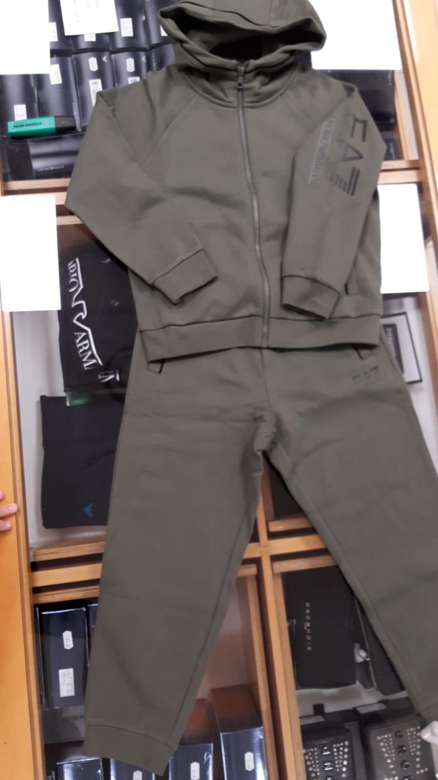 Tuta EA7 7B000178 U8100 beetle